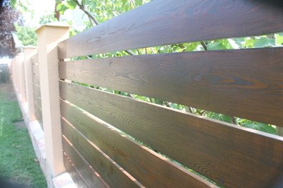 Vörösfenyő fakerítés